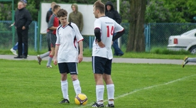 Wakacyjne rozprężenie seniorów. Juniorzy do przodu.