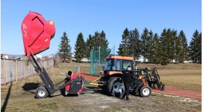 Zabiegi pielęgnacyjne na płycie boiska w Tarnogrodzie