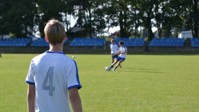 Juniorzy młodsi w sparingu przegrali 3:8, a gole zdobyli Prokop , Wójcik  i po trafieniu samobójczym rywali .
