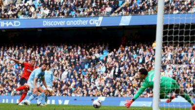 Manchester City forventes å forsvare tittelen sin igjen champion