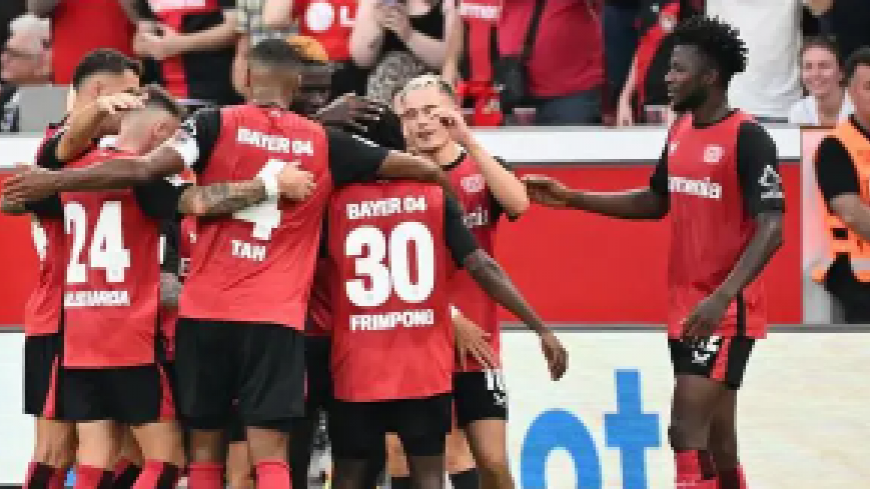 Leverkusen schlägt Heidenheim, Dortmund schlägt Freiburg