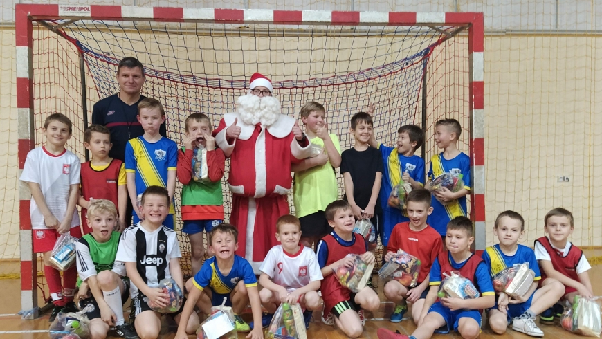 Mikołaj odwiedził młodych piłkarzy!