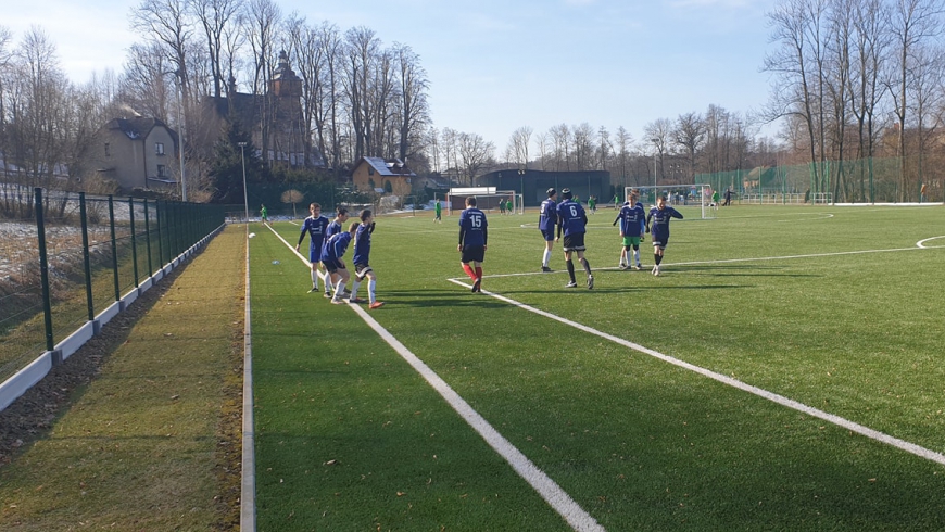 Dzisiaj drużyna Juniorów LKS JAWISZOWICE rozegrała sparing z Pasjonatem Dankowice na sztucznym boisku w Starej Wsi.