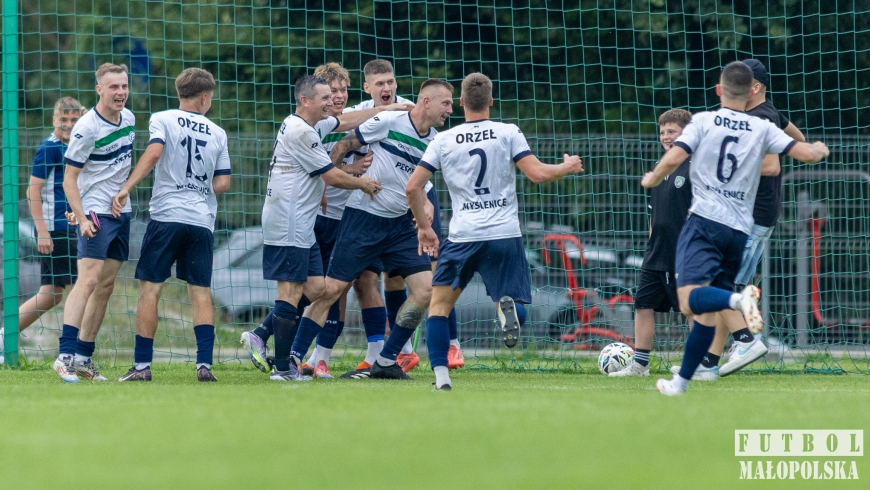 Hat-trick Kiełbusa i emocjonujące zwycięstwo na inaugurację V ligi