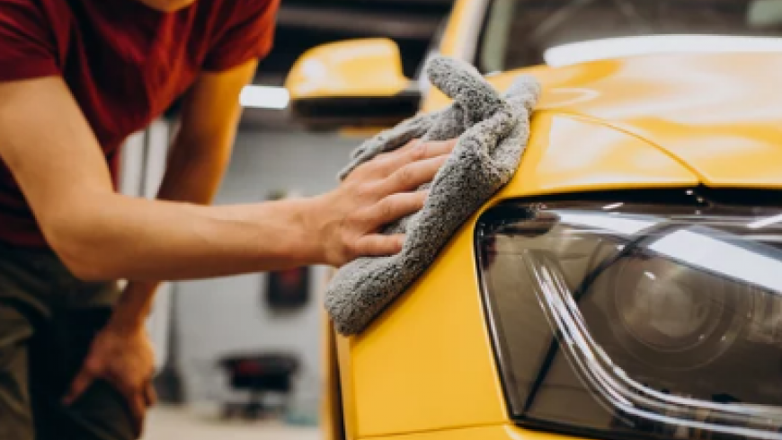 Get a Long-lasting Gloss with Professional Car Waxing Services
