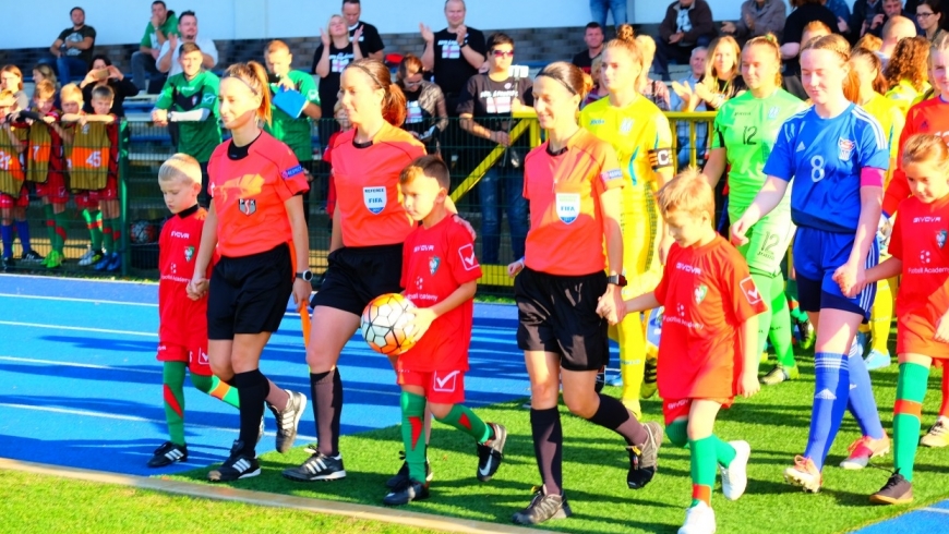 W poniedziałek 16.10 na stadionie miejskim w Szubinie odbył się mecz eliminacyjny do Mistrzostw Europy kobiet do lat 17.