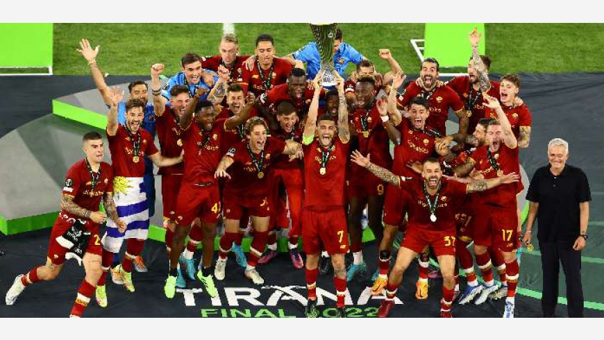 Roma vyhrál trofej pro mistrovství Evropy s jediným gólem