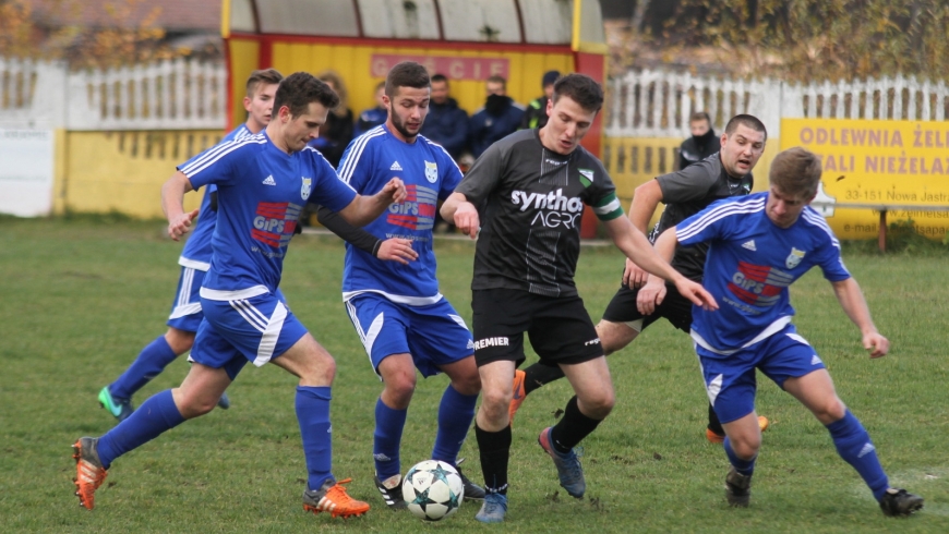 Sparing z juniorami Unii Tarnów.