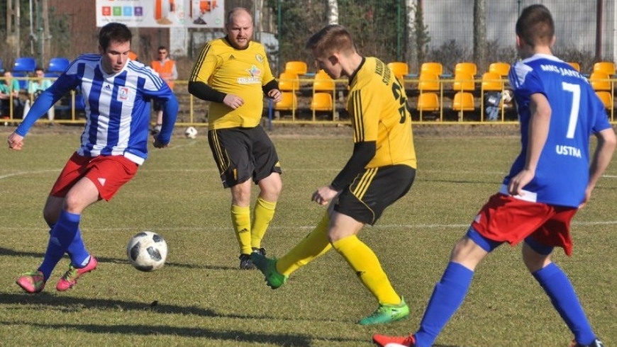 Kaszubia Studzienice - Jantar Ustka 1-4