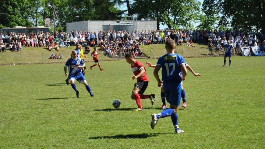 W Ulnowie kilkuset kibiców obejrzało remisowy mecz... Orzeł vs ITR 1:1.