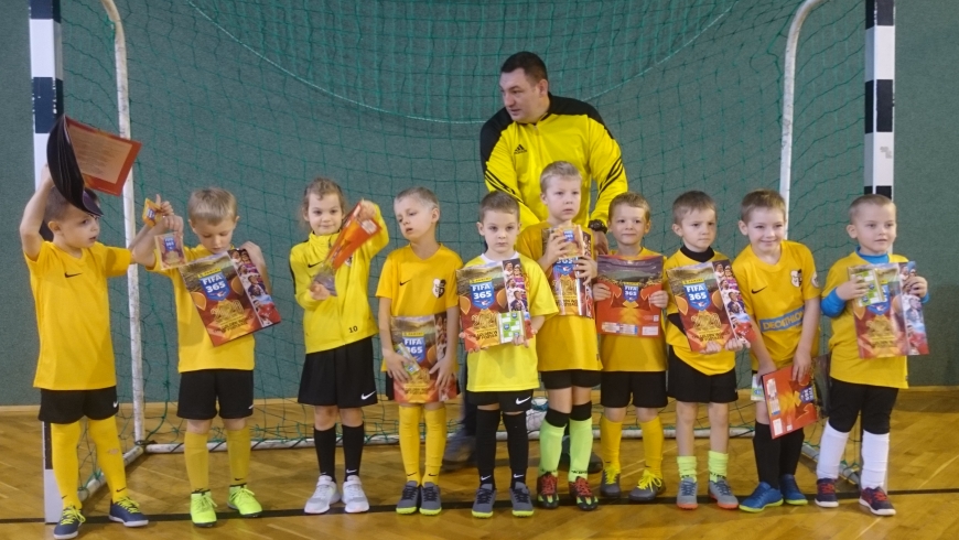 Grali chłopcy z rocznika 2013