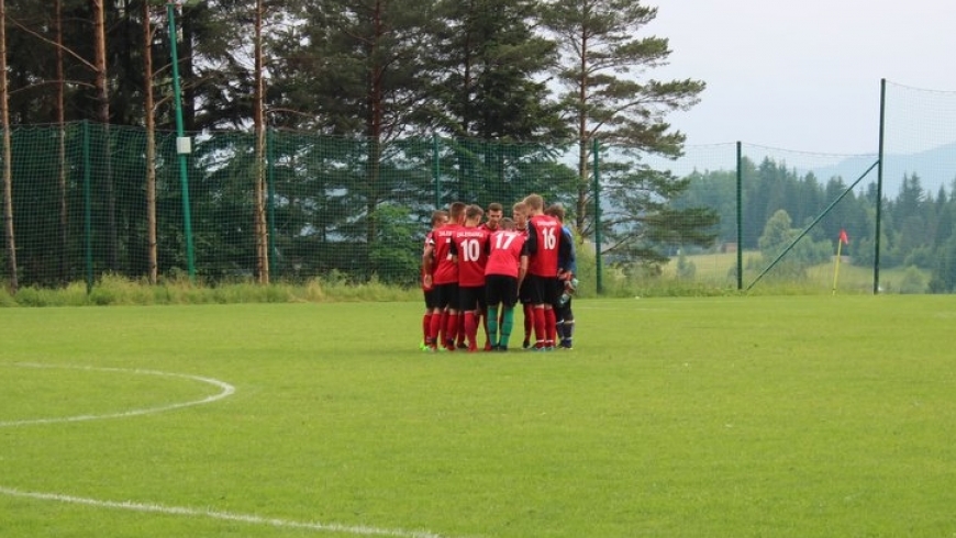 Średni początek w wykonaniu juniorów