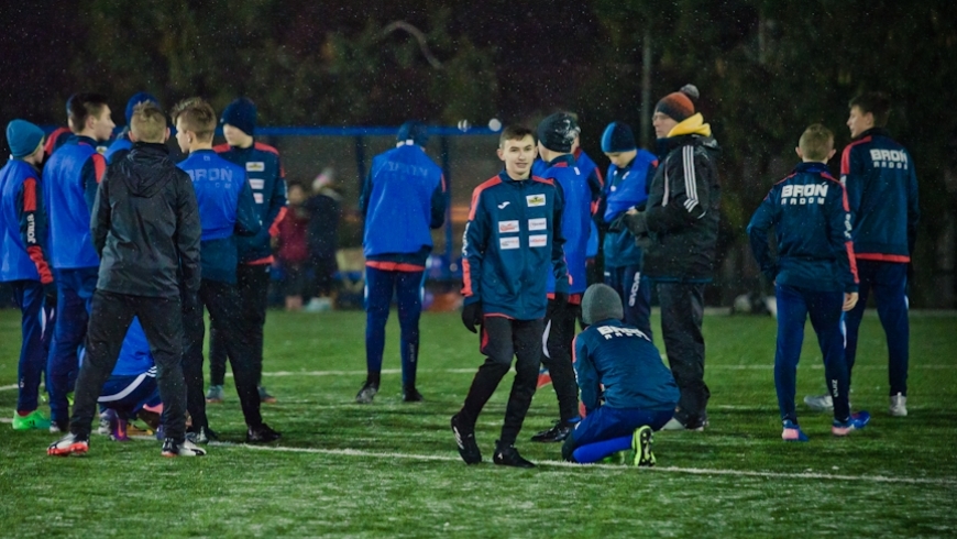 Sparing: KSZO Ostrowiec - Broń 2:0