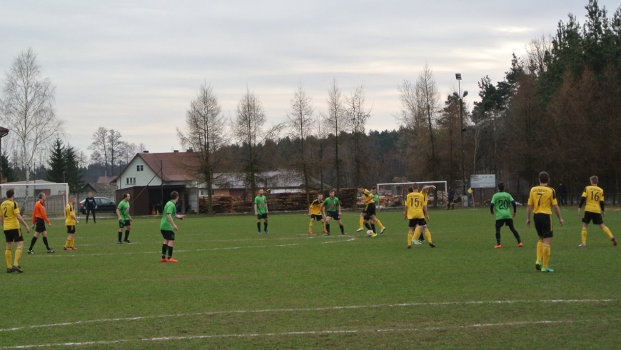 18 Kolejka: Górnovia Górno - LZS Zdziary 0:1.