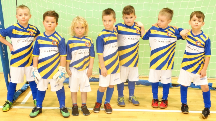 Turnieju Piłki Nożnej w Jeleniej Górze dla Dzieci rocznika 2013 i młodsi organizowanym przez Karkonosze JG .