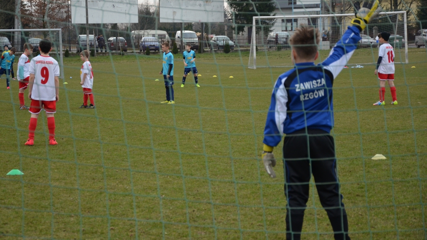 Poniedziałek, 15:00 STADION