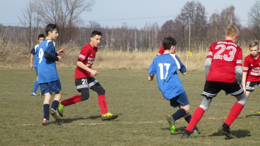 Sparing Juniorów Młodszych i Trampkarzy z TAP-em Tarnów.