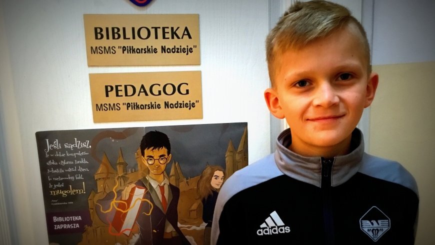 Maciej Czajokowski z klasy piątej laureatem konkursu plastycznego