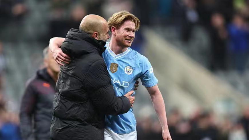 De triomfantelijke terugkeer van De Bruyne, zijn shirt glanst opnieuw met blauwe glorie