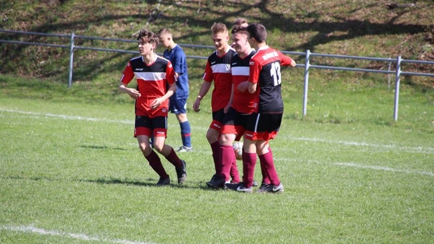 WŁÓKNIARZ LEŚNA - APIS JĘDRZYCHOWICE 2-0