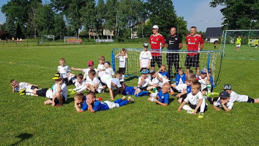 Grupy skrzatów młodszych i bambini rozegrały dwumecz z Football Project Niwa Nowa Wieś !!!