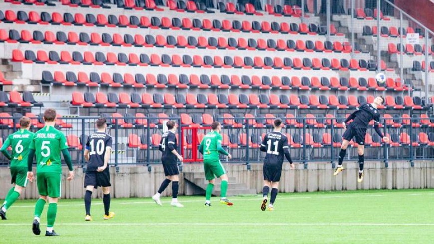 Nieskuteczność, błędy w obronie i przegrana 2-4