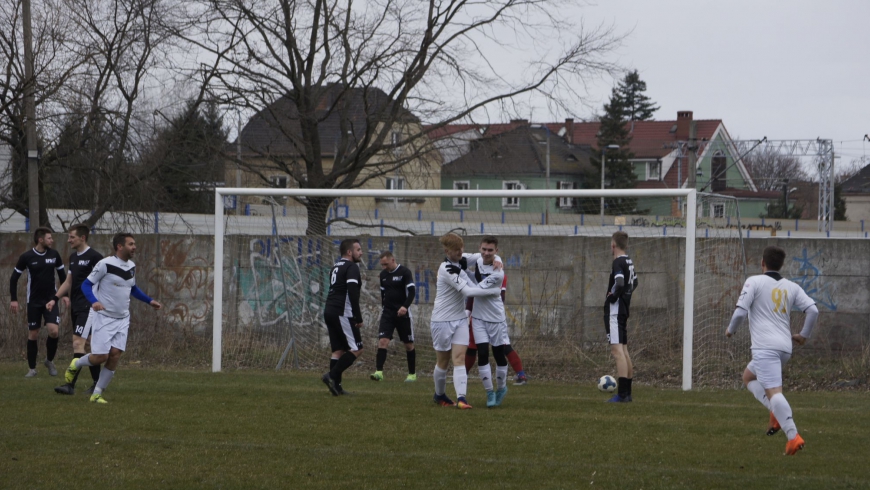 B-KLASA  AP DĘBIEC-ZŁOCI II ZŁOTKOWO  1-2