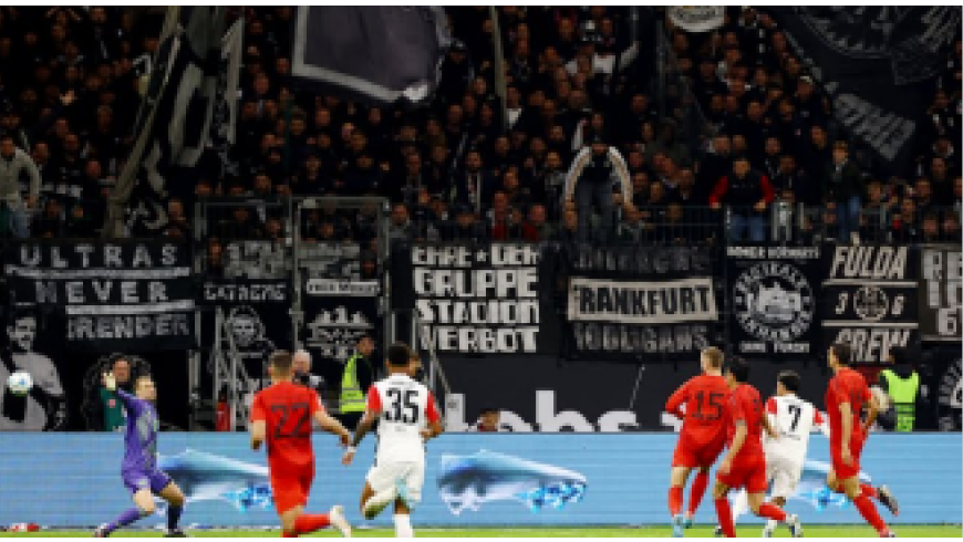 Kane drar sig från skada, Bayern 3-3 Frankfurt