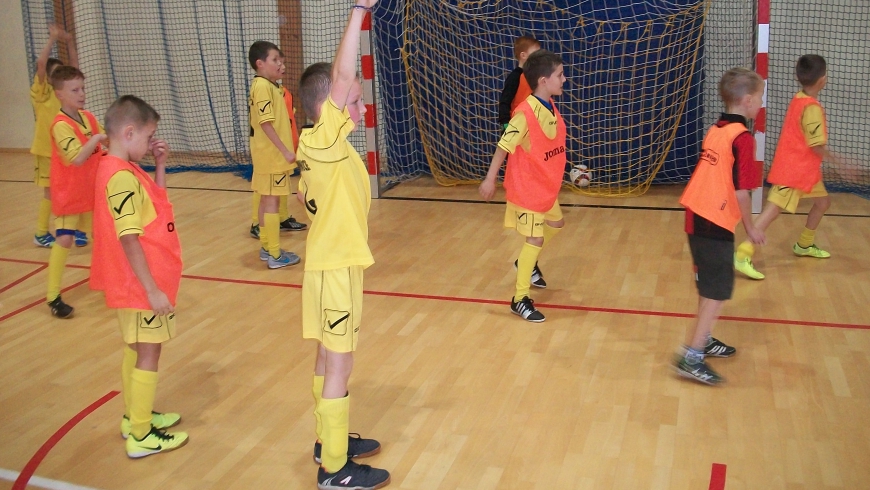 Treningi zespołu GKS Sierakowice - Junior rocznik  2006 i młodsi