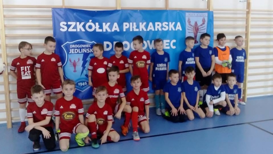 Nasi zawodnicy zagrali na nowej hali w PSP Ludwików...