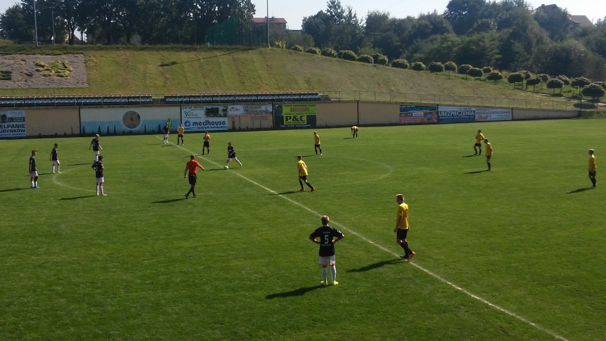 Wygrana juniorów młodszych, porażka starszych.