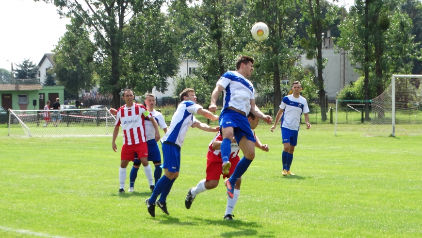 Seniorzy: LZS Bobrówko - Orzeł 2:2 (1:1)