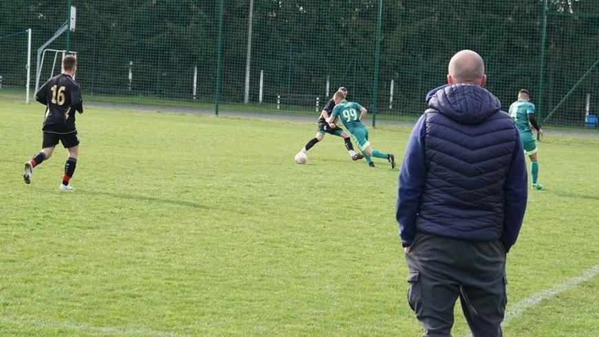 Kaczawa w ciężkim boju zostawia serce na boisku w Księginicach.