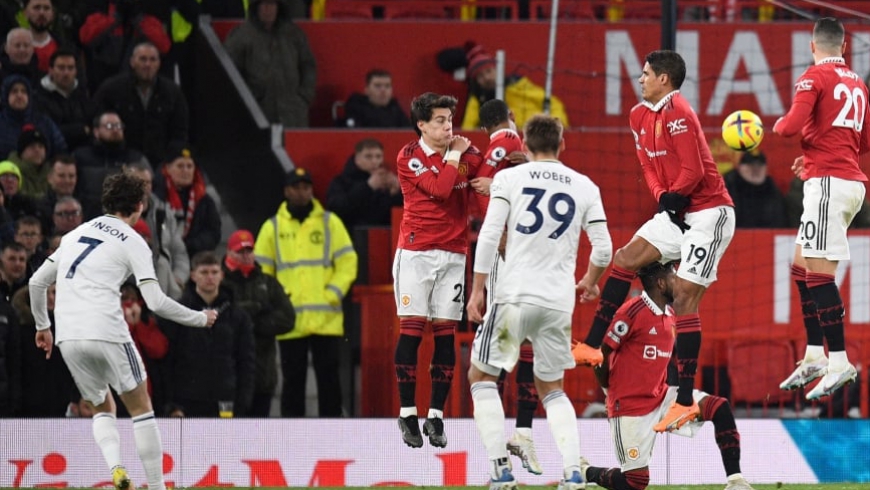 Manchester United a fait match nul 2-2 à domicile avec Leeds United, Rashford a marqué 1 but