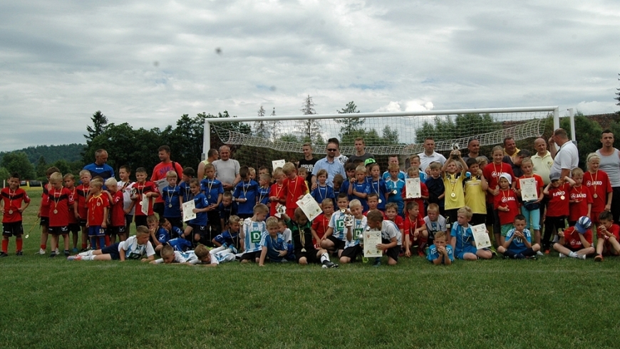 Fotorelacja z Powiatowego Turnieju Piłki Nożnej pod patronatem Starosty Kłodzkiego